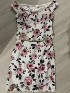 ローブドフルール 花柄オフショルダーツーピースドレス ホワイト・ピンク