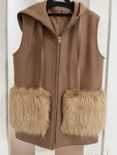 ミラオーエン フード付ファーベスト ジレ