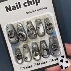 シルバーネイルうるツヤネイル 水光マグネット グレーネイル 透明感 y2Kネイル