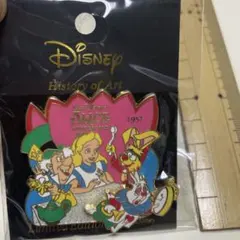 Disney Alice in Wonderland 限定版ピンバッジ　アリス