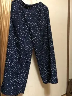 GU ドットワイドパンツネイビーにホワイト
