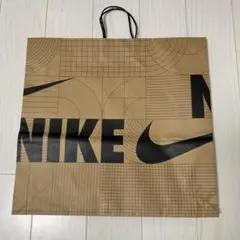 NIKE ショップ袋 ショッパー 紙袋　特大のサムネイル