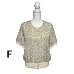 ボタニカルブラウスシャツ　花柄　総柄　ビジューボタン　華やか　フェミニン