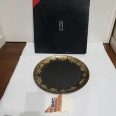 ナルミ　いせ辰　黒金葉模様の丸型プレートのサムネイル