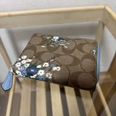 COACH 花柄 二つ折り財布 ブラウン/ブルー