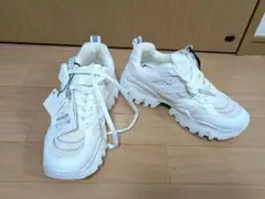 新品タグ付ザラZARA厚底スニーカーチャンキーソールスニーカーダットスニーカー
