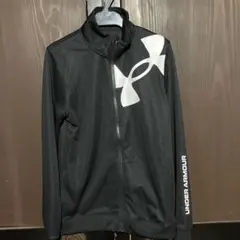 UNDER ARMOUR 黒 ジップアップジャケット