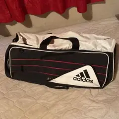 adidas スポーツバッグ 大型 黒/白/赤　ボストンバック