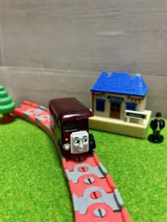 ガチャガチャ　クリアバーディー　きかんしゃトーマス　カプセルプラレール　鉄道玩具