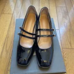 黒のハイヒールパンプス