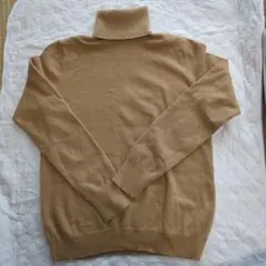 UNIQLO ベージュ　カシミヤ　 タートルネック ニット L