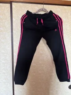 adidasパンツ黒ピンク レディース