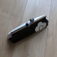 未使用　マリークワント　花モチーフのペンケース 黒と白　ポーチ