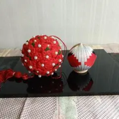 赤い布製の和風インテリア装飾