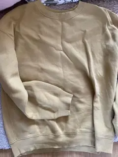 マスタード色 クルーネックセーター