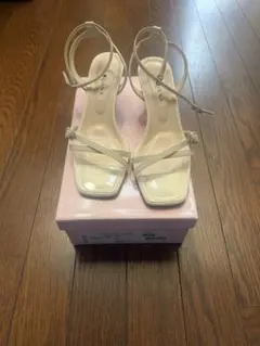ビジュー装飾 ベージュ ストラップサンダル