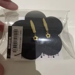 ゴールド 花モチーフ ピアス　マリークワント
