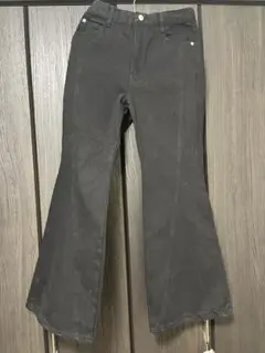 フレアパンツ　デニムパンツ　ブラック