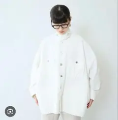UNFOLLOW ホワイトオーバーサイズジャケット ⚠️襟のアタッチメント無し