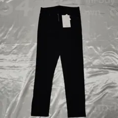 ③ブラック スキニーパンツ 64-85