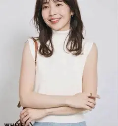 basement online ホワイトタートルネックノースリーブニット