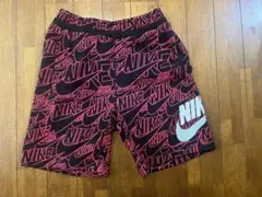 Nike ハーフパンツ 赤黒 ロゴプリント