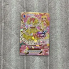 アイカツカード　小花柄イエローワンピ　星宮いちご