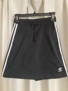 【美品】adidas 黒ストライプ　スカート　Sサイズ