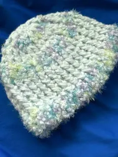かぎ針編みニット帽‼️ふわモフのソフトファー毛糸にぷくぷくモールをアレンジ新品