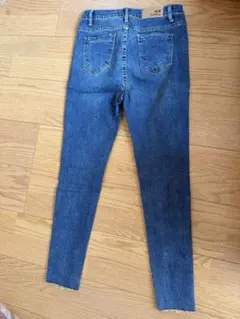 スキニーデニムパンツ