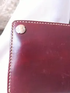 ダークレッド 革製 二つ折り財布