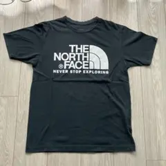 ノースフェイスM、黒Tシャツ。