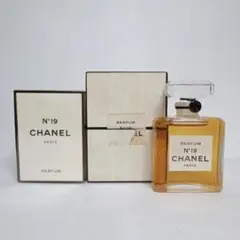 未使用 CHANEL シャネル N°19 パルファム 香水セット
