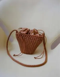 HEREU FIOLレザー編み 巾着ショルダーバッグのサムネイル