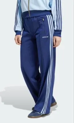 adidas ネイビー トラックパンツ