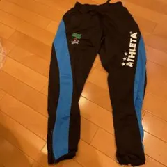 431.ATHLETA サッカー ジャージ パンツ140 黒・青　美品
