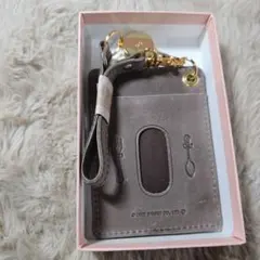 サンリオ HELLO KITTY ハローキティ リールストラップ付きパスケース