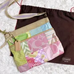 新品未使用品★COACH 花柄ポーチ ホワイト2ウェイポシェットショルダー 1812384212.jpg?1675700373