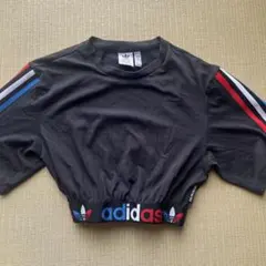 adidas クロップドTシャツ ブラック