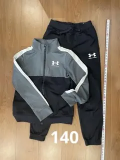 アンダーアーマー　ジャージ上下　140