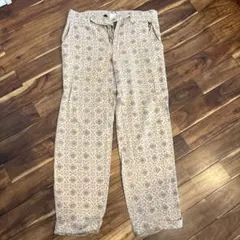 Item thumbnail for item 52c9cf8e-339f-45f4-91bb-423a3b2c266b