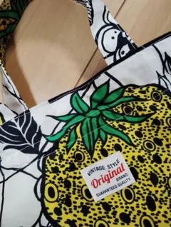 期間限定サマーsale！アフリカ布　黄色いいちご柄　巾着型トートバッグ　小