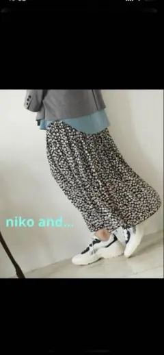 niko and... シフォン柄　プリーツスカート 小花柄 (新品タグ付き)