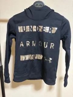 UNDER ARMOUR ブラックパーカー SM