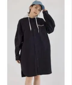 RODEO CROWNS WIDE BOWL フード付きロゴシャツワンピース