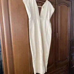 アイボリー ノースリーブ タイトワンピース