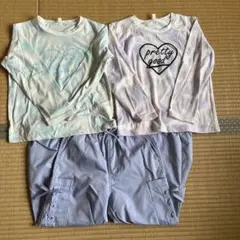 長袖Tシャツ2枚とカーゴパンツのセット