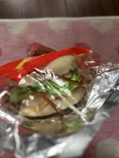 【新品・未使用・未開封】マクドナルド ハンバーガー ストラップ