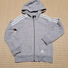 adidas グレー フード付き裏起毛パーカー
