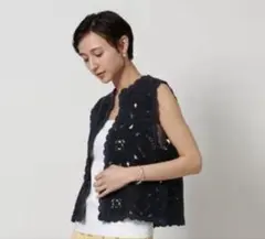 UNITED ARROWS クロッシー エンブロイダリー ニットベスト ブラックのサムネイル